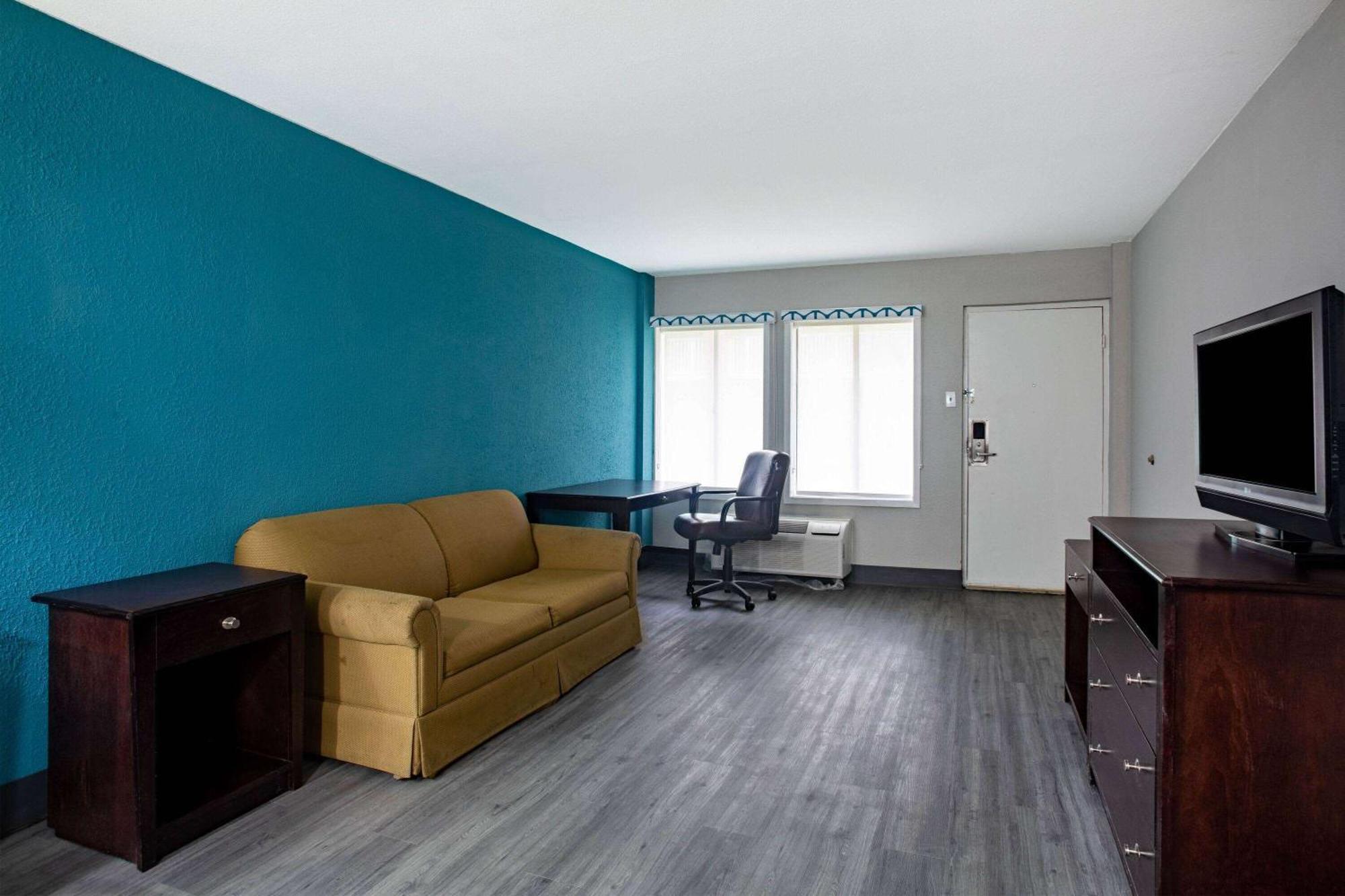 Days Inn By Wyndham Mobile I-65 Ngoại thất bức ảnh